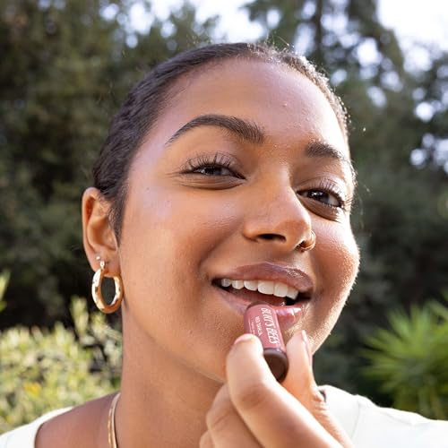 Burt¡¯s Bees Tinted Lip Balm Value Pack Includes 3 Lip Balms: Red Dahlia, Daisy and Rose; 8 Hour Moisture; Provides a Hint of Color; Nourishing Shea Butter; 100% Natural Origin; 3 Tubes; 3x0.15 Oz.