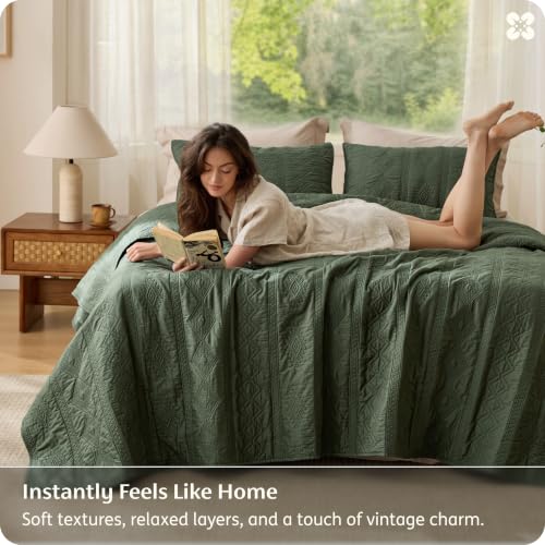 Bedsure PureWoven 100% Cotton Quilt Set Queen Olive Green - Tribal Geometry