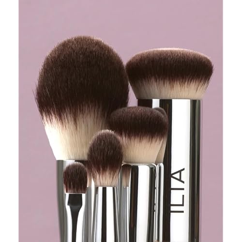 ILIA - Finishing Powder Brush | Blends Fine Powders, Made with FSC Certified Wood, Aluminum, + Soft, Vegan Bristles | Expertly Crafted | Non-Toxic, Vegan, Cruelty-Free, Recyclable