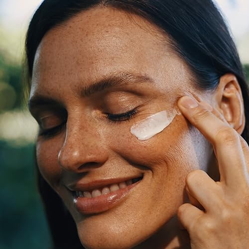 Weleda Plumping Night Cream with Pomegranate & Maca Root Peptides – Plant-Rich Moisturizer