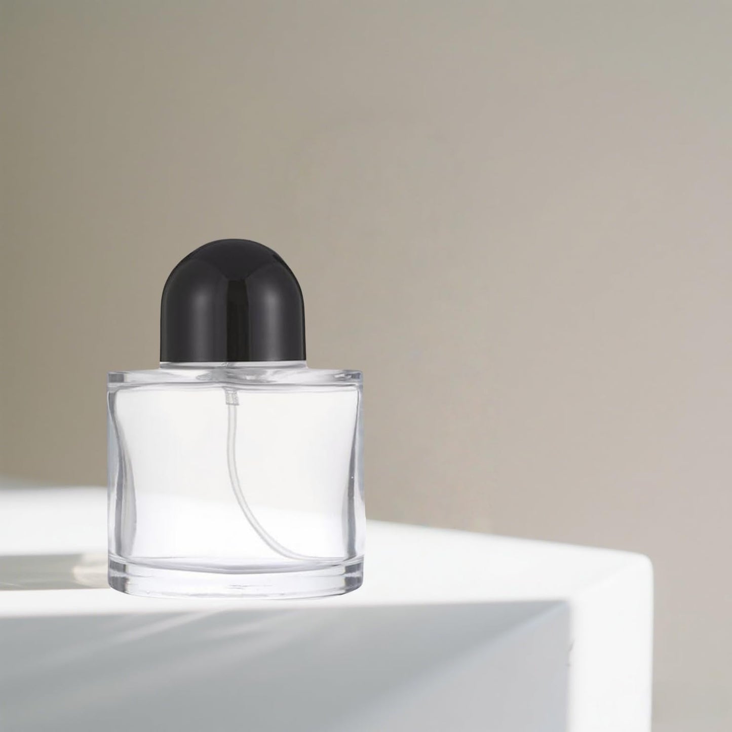 50ML/1.7OZ Refillable & Empty Perfume Bottle - Leak-Proof Glass Perfume Atomizer Sprayer, Travel-Friendly Mini Perfume Bottle for Fragrance, Cosmetics, Essential Oils (Black)