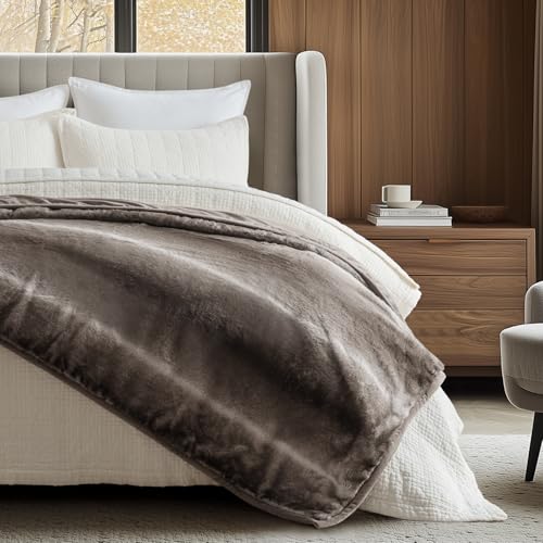 EverGrace Mink Faux Fur Throw Blanket 60x80 Ombré Hazel Brown - Luxury Plush