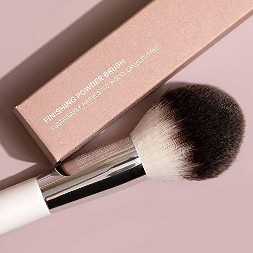 ILIA - Finishing Powder Brush | Blends Fine Powders, Made with FSC Certified Wood, Aluminum, + Soft, Vegan Bristles | Expertly Crafted | Non-Toxic, Vegan, Cruelty-Free, Recyclable