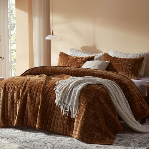 Caramel Velvet Quilt Set Full/Queen Size 90x98 Inch - Lightweight Comforter with Pillow Shams