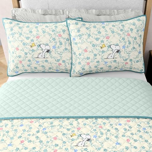 Franco Peanuts Snoopy Floral Full/Queen Microfiber Quilt Set with 2 Shams - All-Season Lightweight Bedding