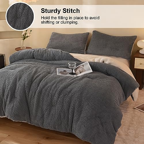 Queen Size 3D Jacquard Comforter Set with Sherpa Fleece - Grey, 3 Pieces