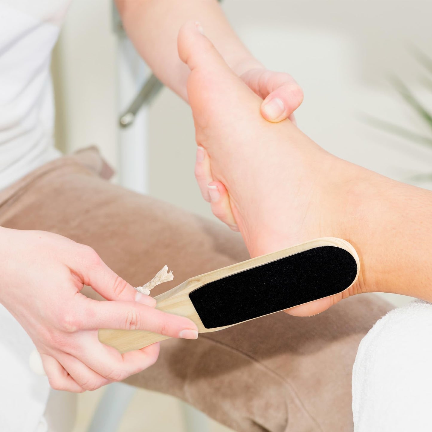 Piriuuo Wooden Heel Scraper for Feet, Foot File for Dead Skin Double-Sided Foot Scrubber with Bamboo Handle Professional Pedicure Tools for Callus, Dry, Hard Skin Removal