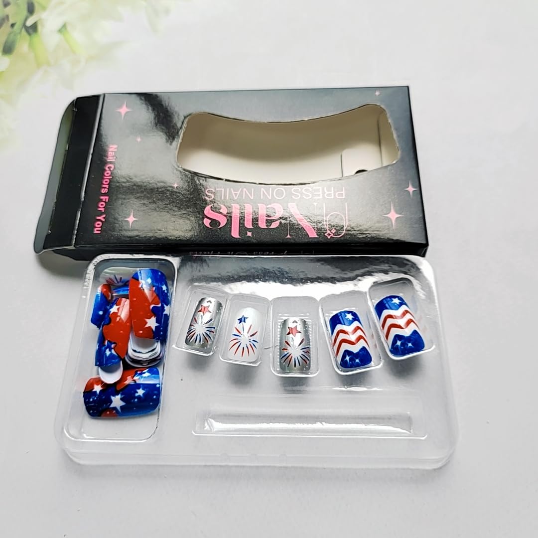 24 Pcs 4th of July Press On Nails Short Square,YEFIUO Blue Silver White Fake Nails Press ons Nail Art Tips Acrylic Nail Kit Glue on Nails Full Cover False Nails with Independence Day Design for Ma'am