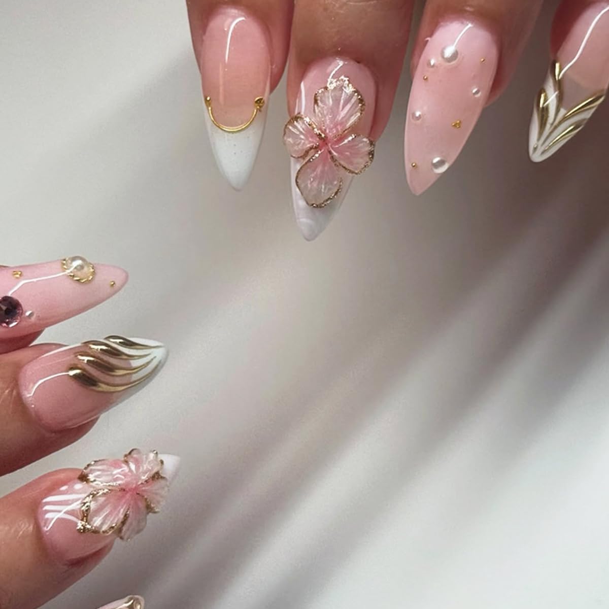 Almond Press on Nails Medium Pink Fake Nails Kit 3D Flower Gold Chrome Designs Glossy Fale Nails Acrylic Press Ons White French Tip Glue on Nails Full Cover Stick on Nails for Women Girls 24Pcs