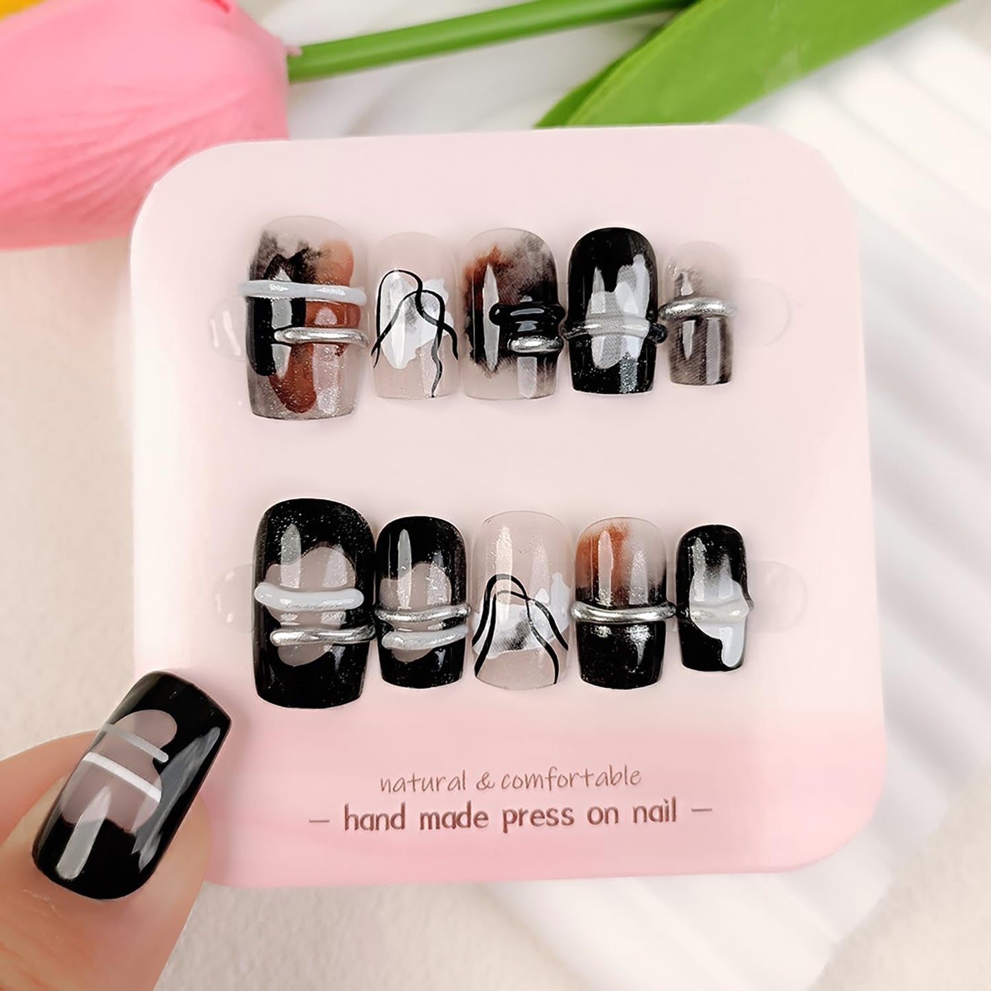 24Pcs Black Press on Nails Short Square Fake Nails with 3D Line Designs French Stick on Nails Black Brown Gradient False Nails Full Cover Fall Acrylic Nails Kit Silver Glue on Nails for Women