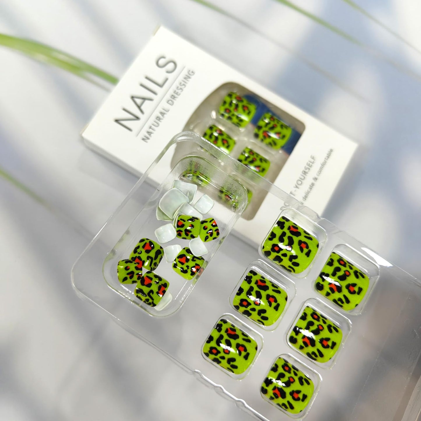 Leopard Press on Toenails Short Square Full Cover Fake Toe Nails Green Leopard Print False Toenails Glossy Cheetah Nails Press ons Summer Acrylic Toenails for Coquette Women 24Pcs