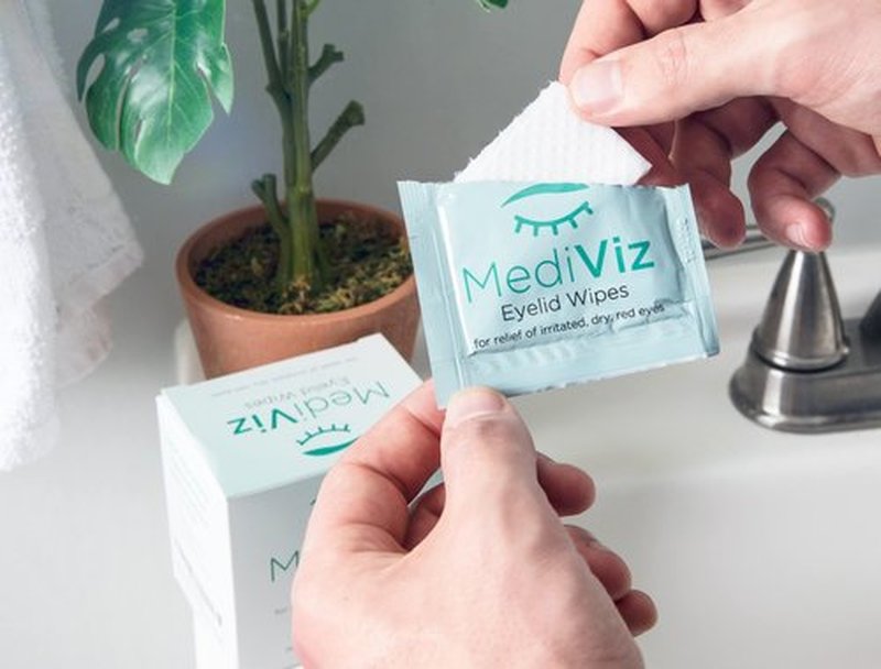 Mediviz Eyelid Cleanser Wipes – Gentle, Exfoliating, Hypoallergenic Eyelid Wipes – Cleansing Wipes for Itchy Eyes Helps Remove Lid Debris & Clear Crusted Matter – Eye Makeup Remover Wipes – (30 ct)
