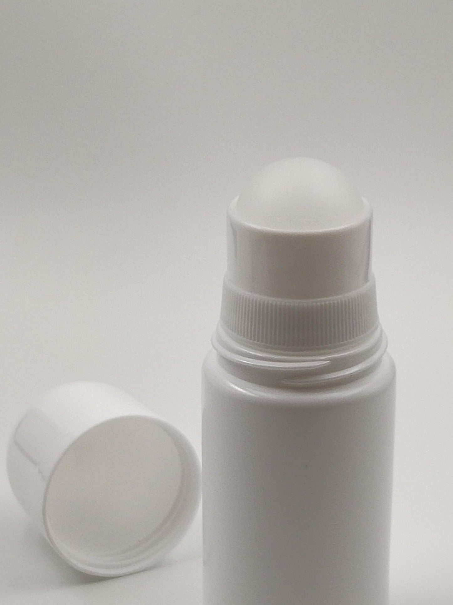 ZQDZYIE 4Packs 30mL/50mL Empty Roll-on Bottle Plastic with Removable Cap for Easy Refills for Homemade Deodorants Essential Oil Blends (50mL)