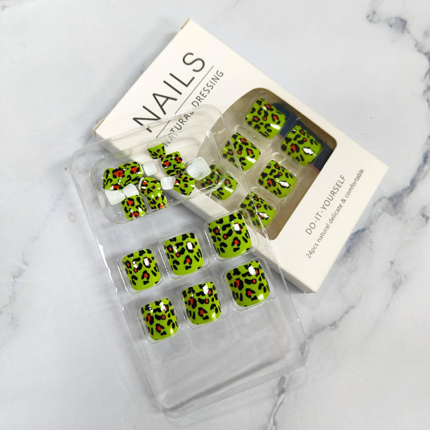 Leopard Press on Toenails Short Square Full Cover Fake Toe Nails Green Leopard Print False Toenails Glossy Cheetah Nails Press ons Summer Acrylic Toenails for Coquette Women 24Pcs