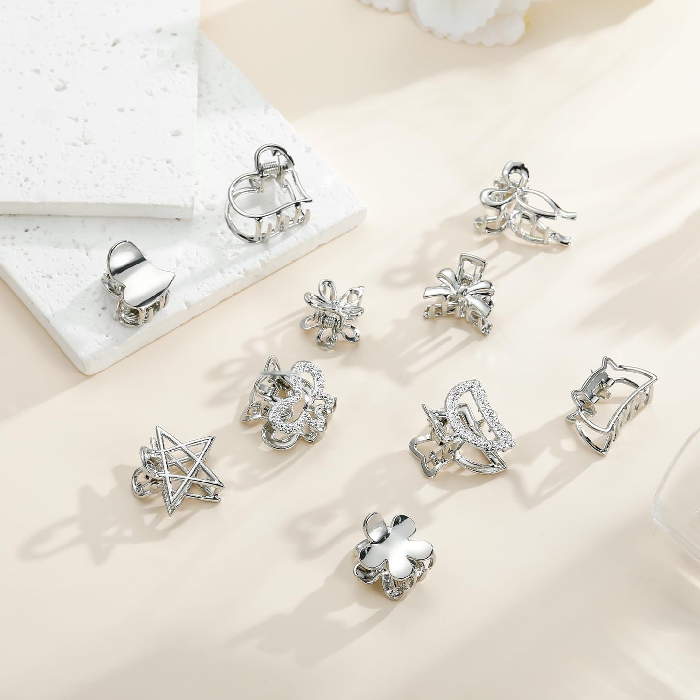 CWJCYTNSN Small Metal Hair Clips, Gold Mini Hair Claw Clips for Thin Thick Hair, Cute Tiny Hair Clips, Strong Hold NonSlip Flower Hair Jaw Clamps for Women Girls