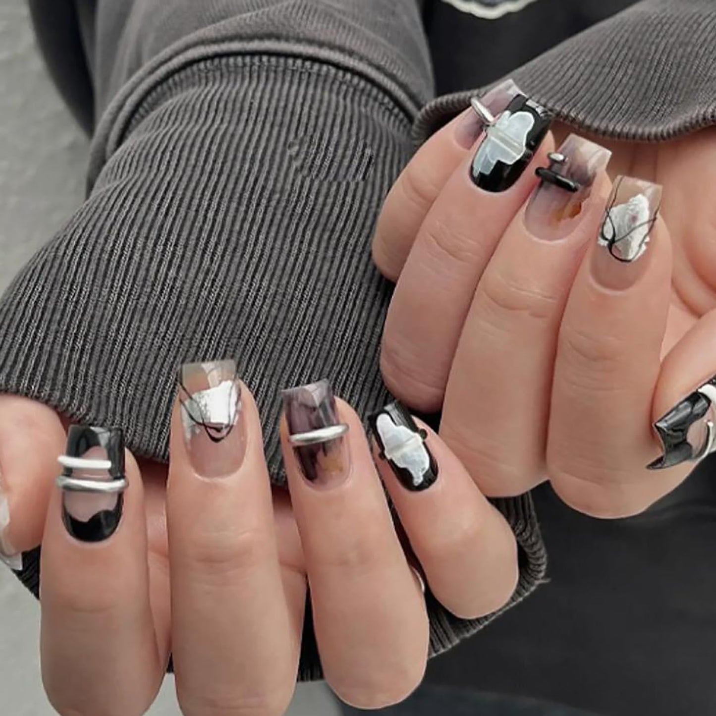 24Pcs Black Press on Nails Short Square Fake Nails with 3D Line Designs French Stick on Nails Black Brown Gradient False Nails Full Cover Fall Acrylic Nails Kit Silver Glue on Nails for Women