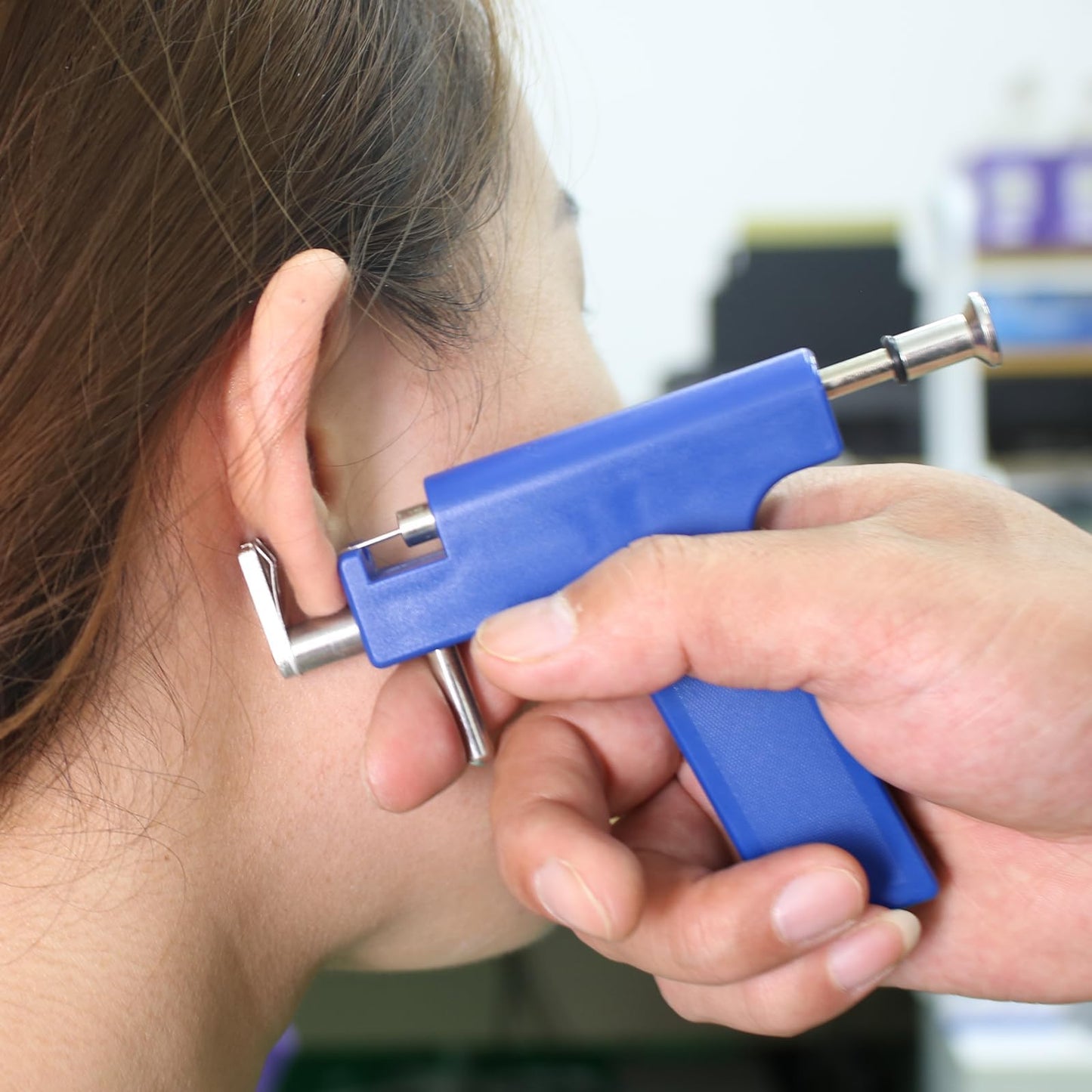 YINPAD Ear piercing gun, Reusable Professional Ear Piercing Kits, 24 Surgical Grade Anti-sensitive Piercing Earrings, 10 Cubic Zirconia Fashion Earrings, 24 Alcohol Cotton Sheets (silver)