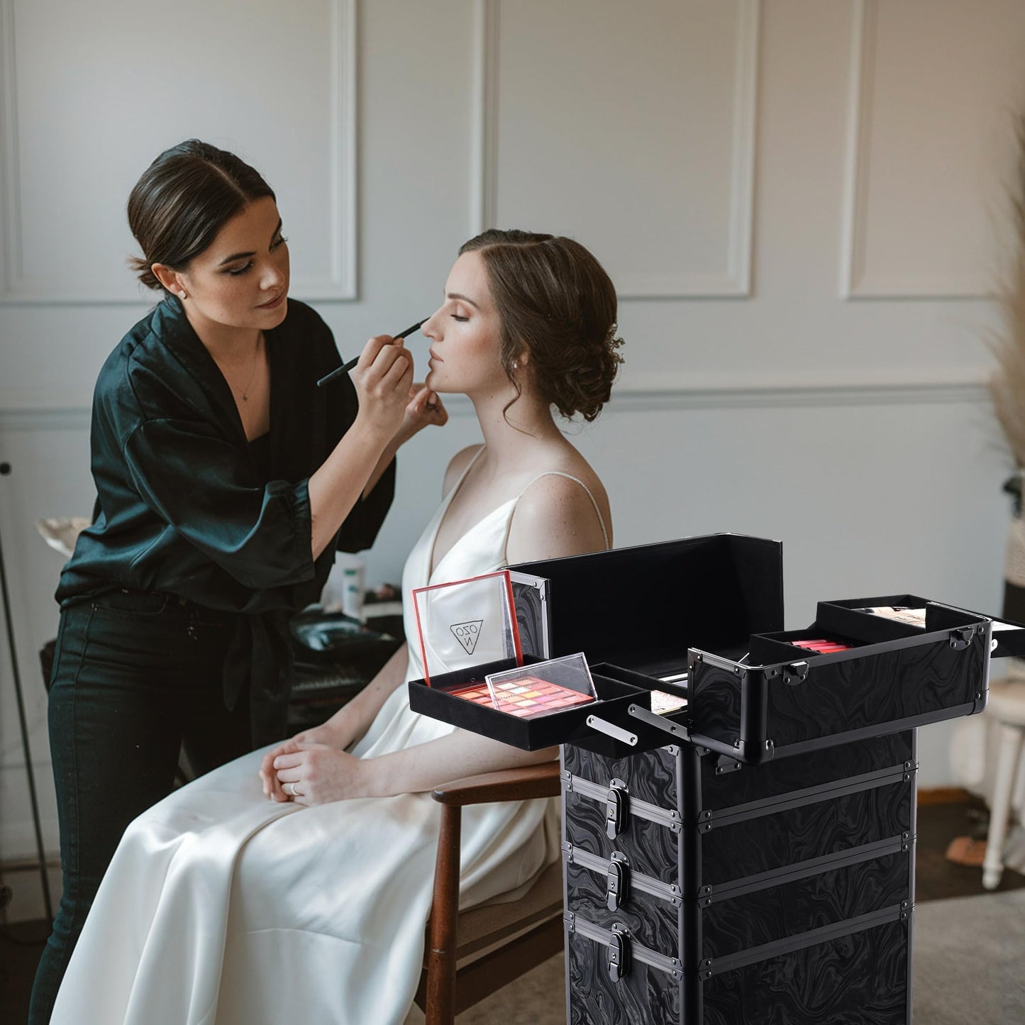 BYOOTIQUE Rolling Makeup Train Case on Wheels 4in1 Cosmetology Profesional Travel Cosmetic Bag Lockable Organizer Box for Hairstylist Artist Nail Beauty Salon Barber,CoyoteButtes Shadows