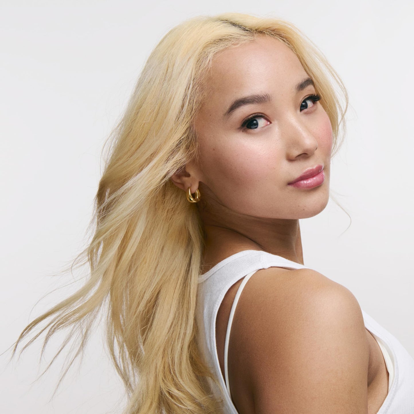 Bleach Kit by Hally Hair, Totally Clean Bleach - Hair Lightener Kit Includes Toning Cream Bleach & Developer & Conditioner - Gentle Nourishing Hair Bleaching Lifts Up to 8 Levels, Vegan & Cruelty Free