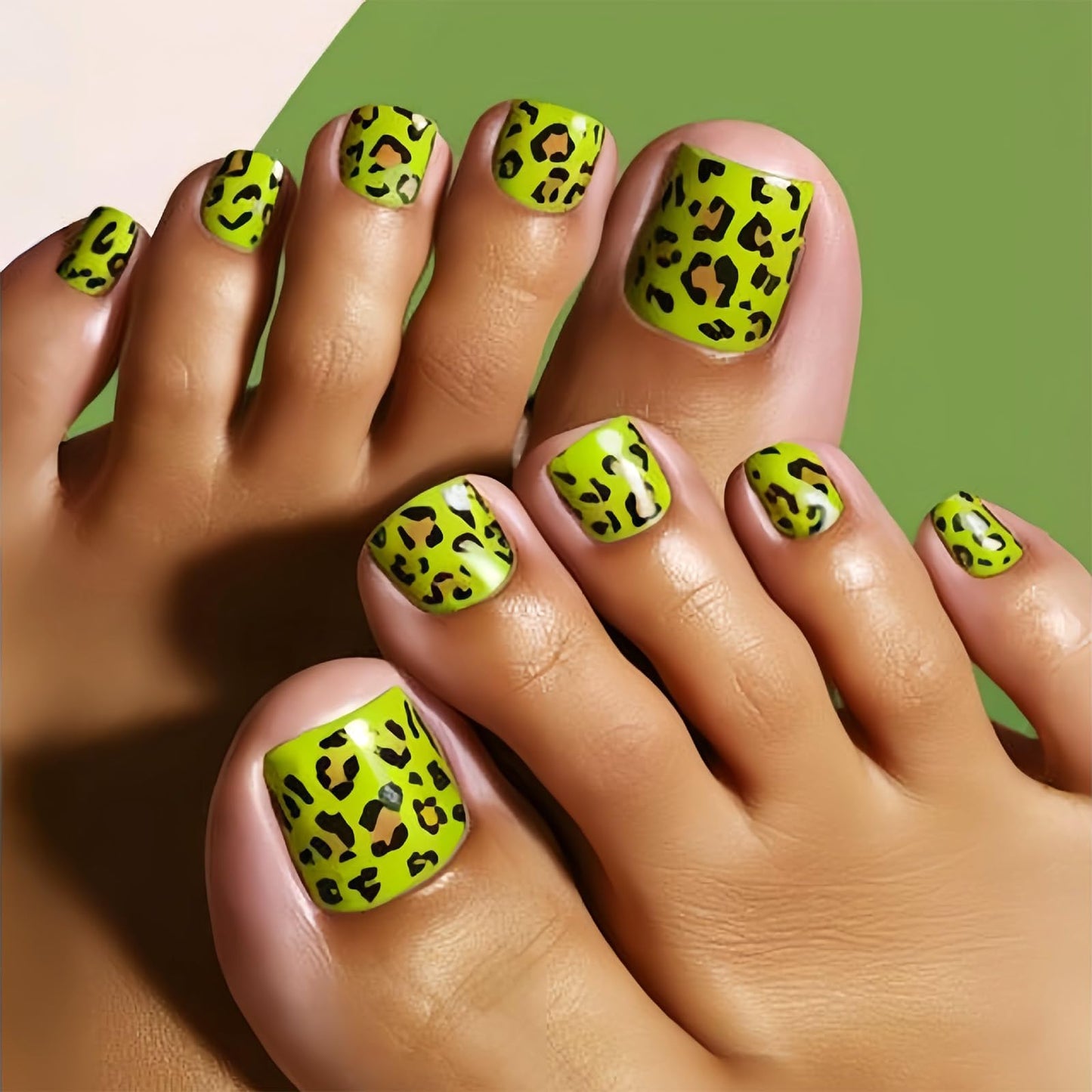 Leopard Press on Toenails Short Square Full Cover Fake Toe Nails Green Leopard Print False Toenails Glossy Cheetah Nails Press ons Summer Acrylic Toenails for Coquette Women 24Pcs