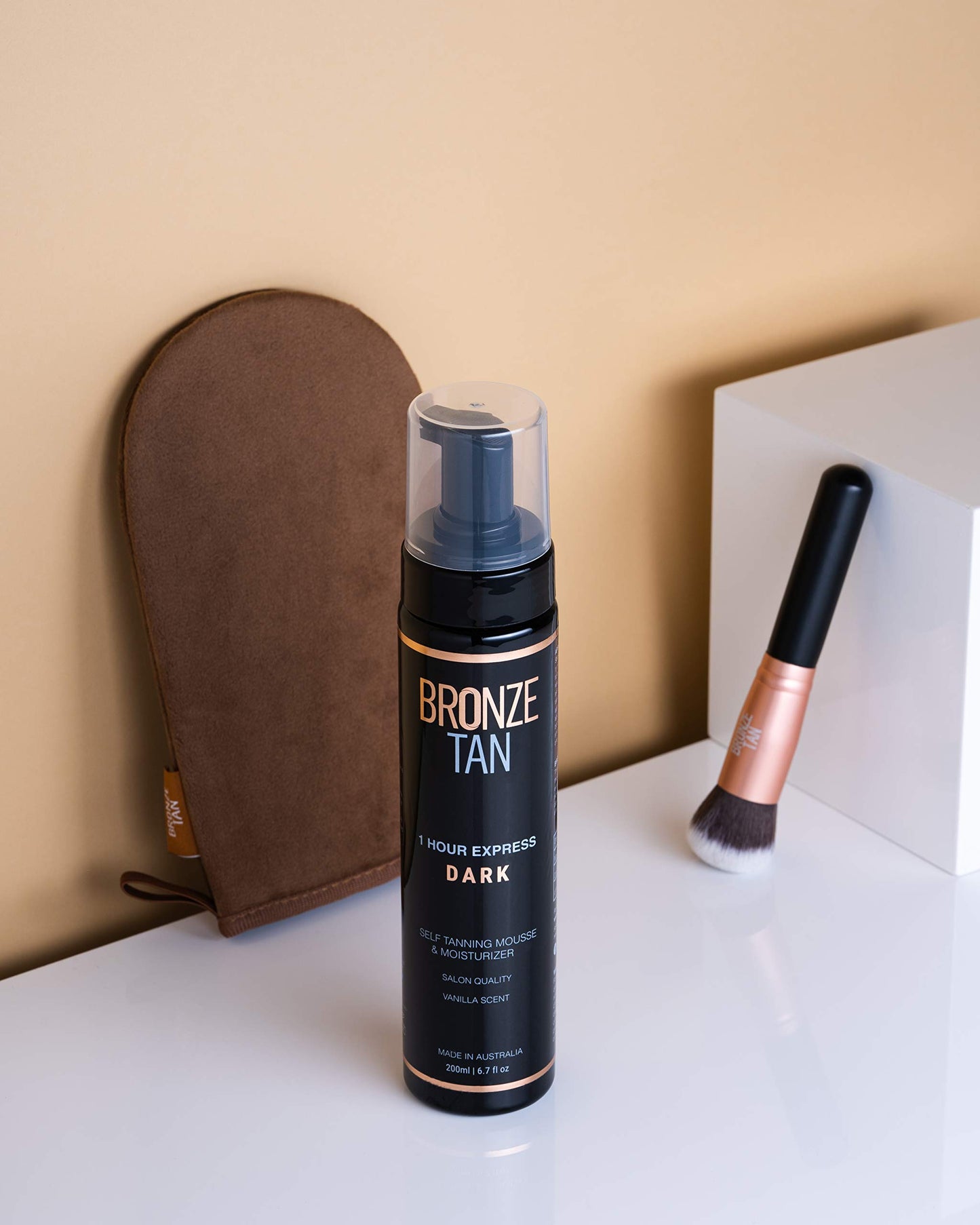 Self Tanning Mitt Applicator With Thumb – Ultra Soft Self Tanner Mitt for Applying Tanning Mousse or Lotion – Machine Washable & Reusable Sunless Tanning Glove for Streak-Free Tan