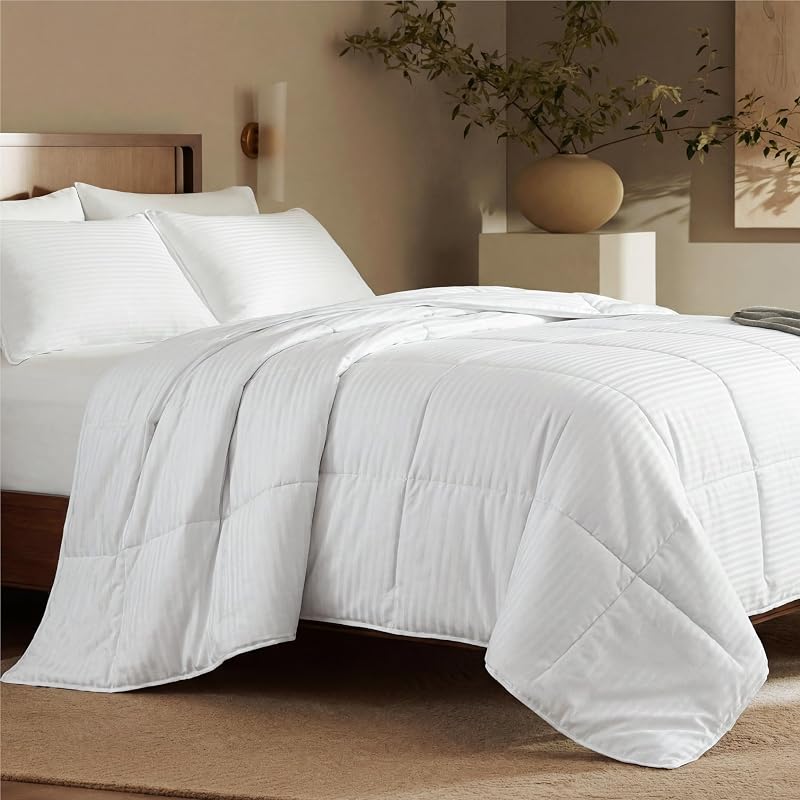 Bedsure Lightweight Duvet Insert Queen 88x88 150GSM Down Alternative - White Stripe