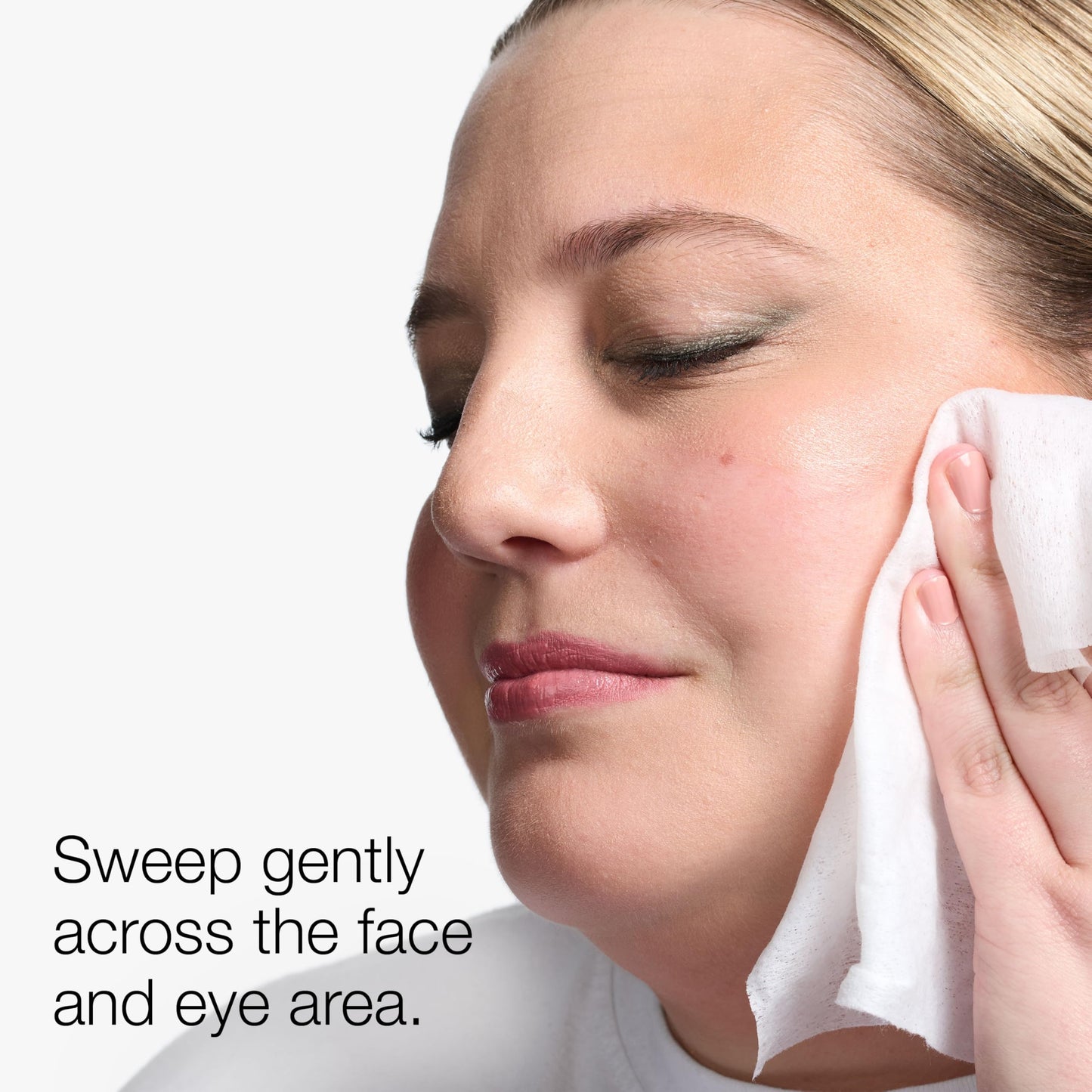 Clinique Take The Day Off Micellar Cleansing Makeup Remover Wipes For Face and Eyes