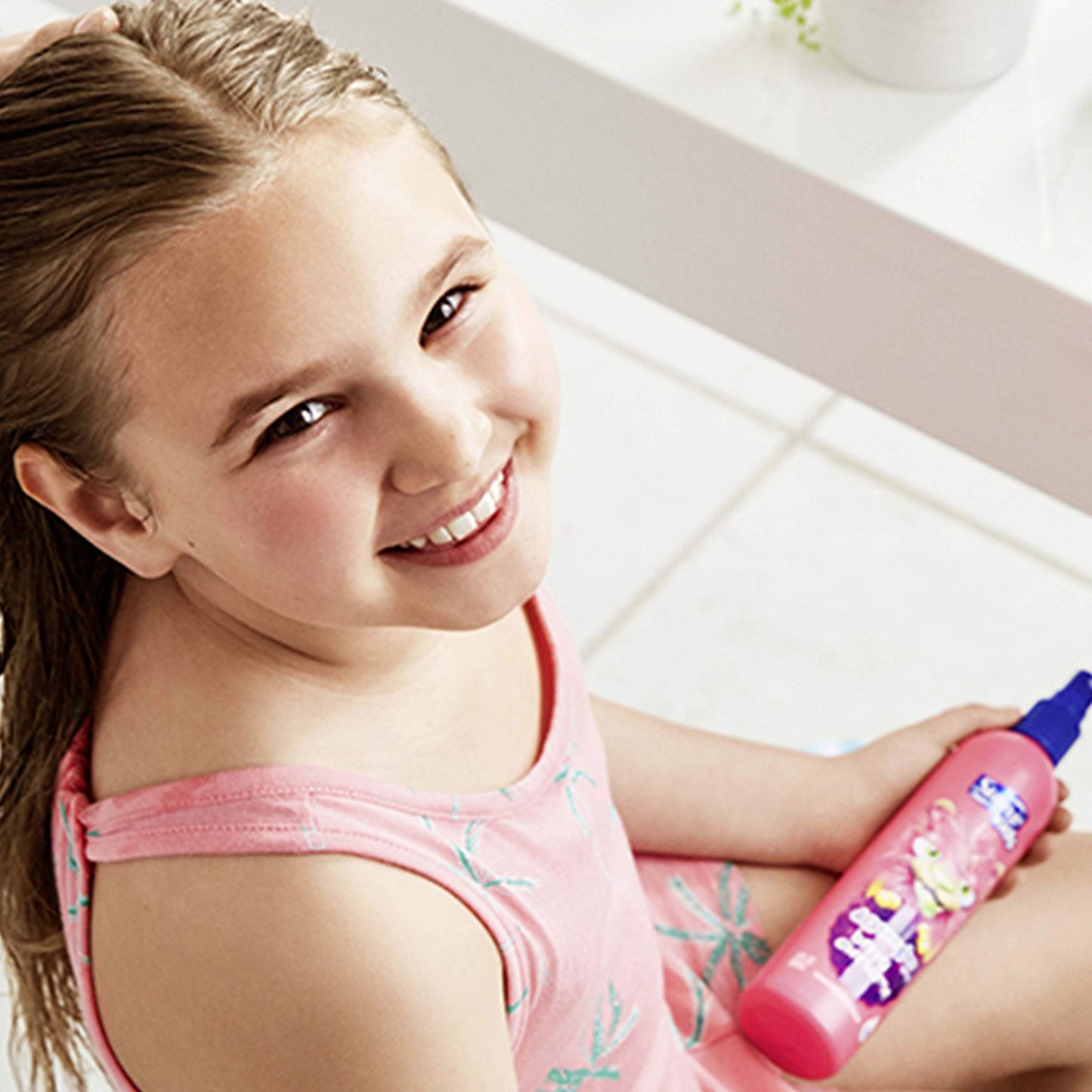 Suave Kids 3-in-1 Shampoo, Conditioner and Body Wash, Purely Fun, 28 Ounce (Packaging May Vary)