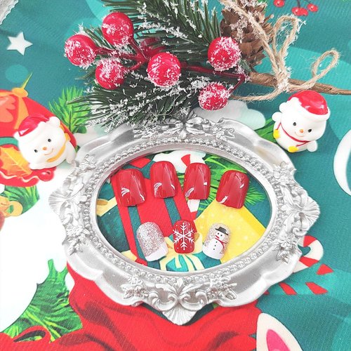 Christmas Press on Nails Short Square Fake Nails with White Snowflake Snowman Design Nails Press ons Silver Glitter False Nails Xmas Red Full Cover Glue on Nails Glossy Christmas Nails for Girls 24Pcs